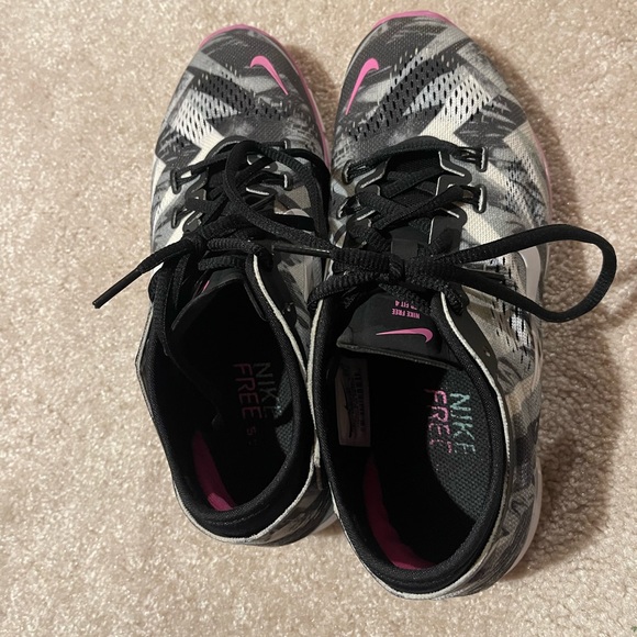 Nike womens running shoes - Picture 4 of 5